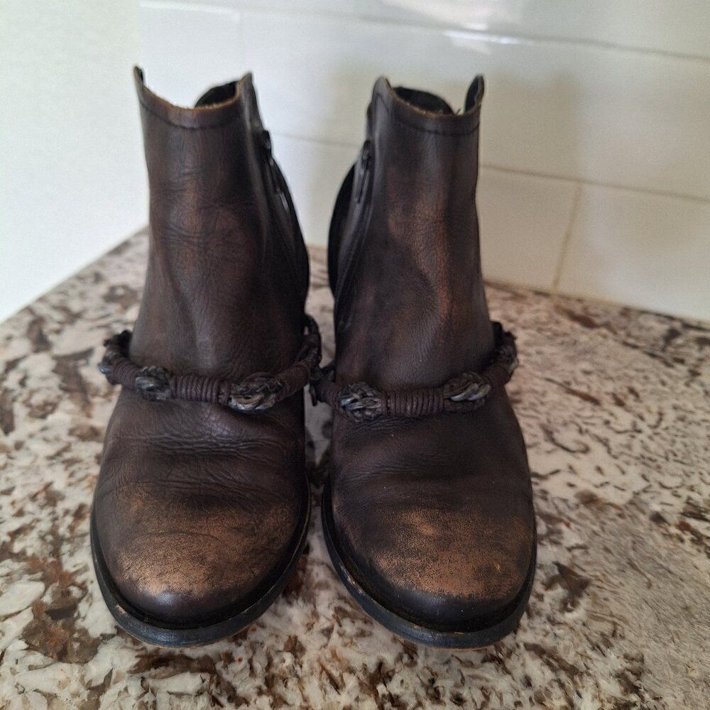 Brown Leather shoes ankle boots western made in Spain size 7